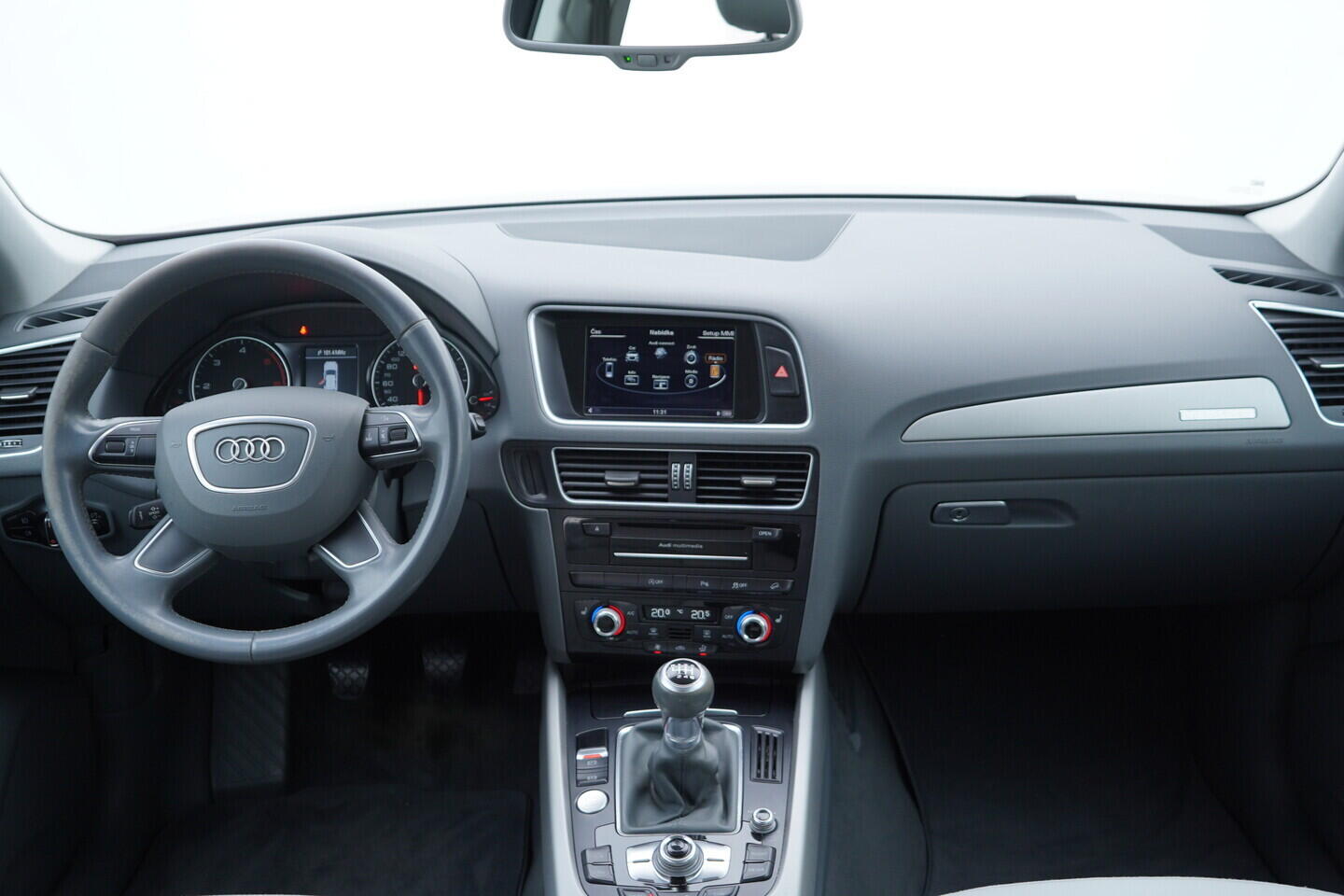 OV190V11095_26.webp_Q5 S-line 2.0 TDI 110 kW manuál