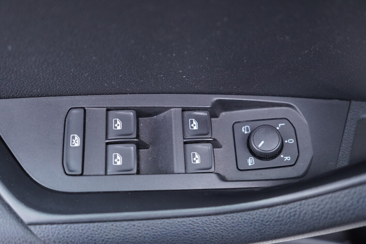 OV190V11096_20.webp_KAROQ Style 1.5 TSI 110 kW manuál