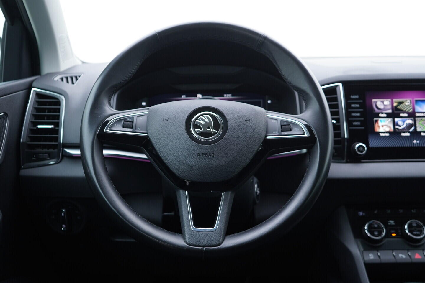 OV190V11096_26.webp_KAROQ Style 1.5 TSI 110 kW manuál