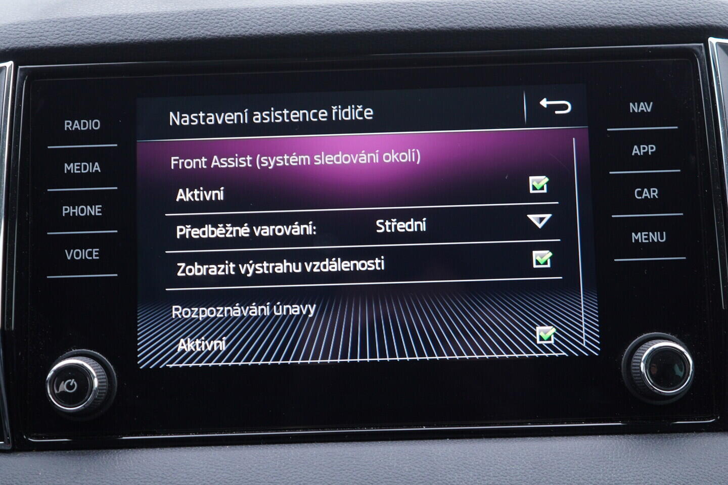 OV190V11096_28.webp_KAROQ Style 1.5 TSI 110 kW manuál