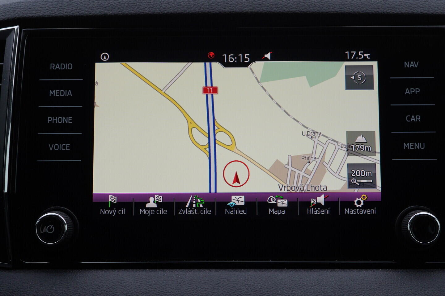 OV190V11096_31.webp_KAROQ Style 1.5 TSI 110 kW manuál