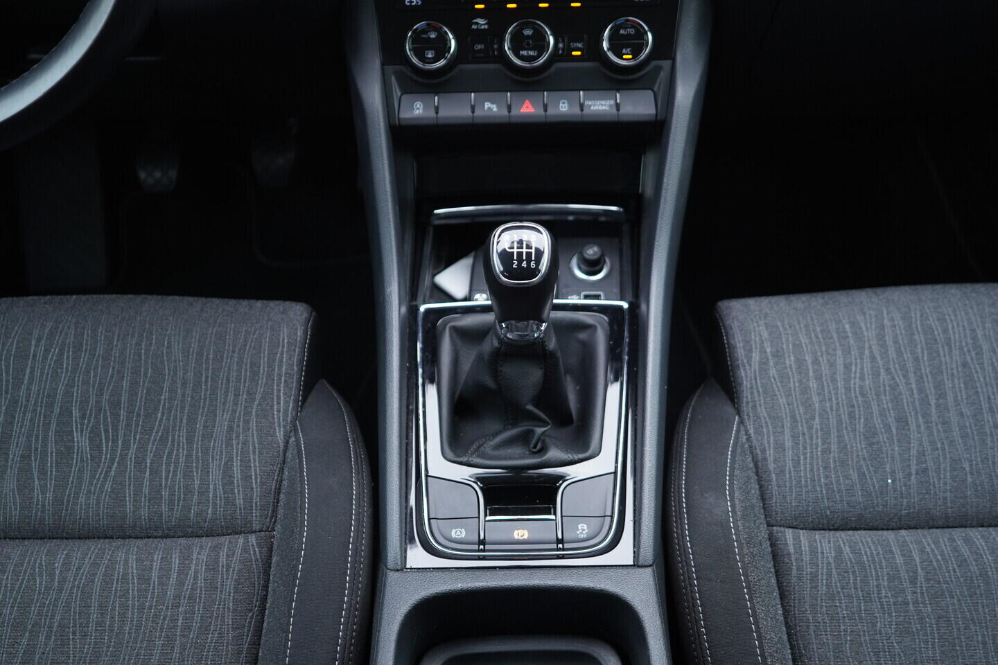 OV190V11096_33.webp_KAROQ Style 1.5 TSI 110 kW manuál