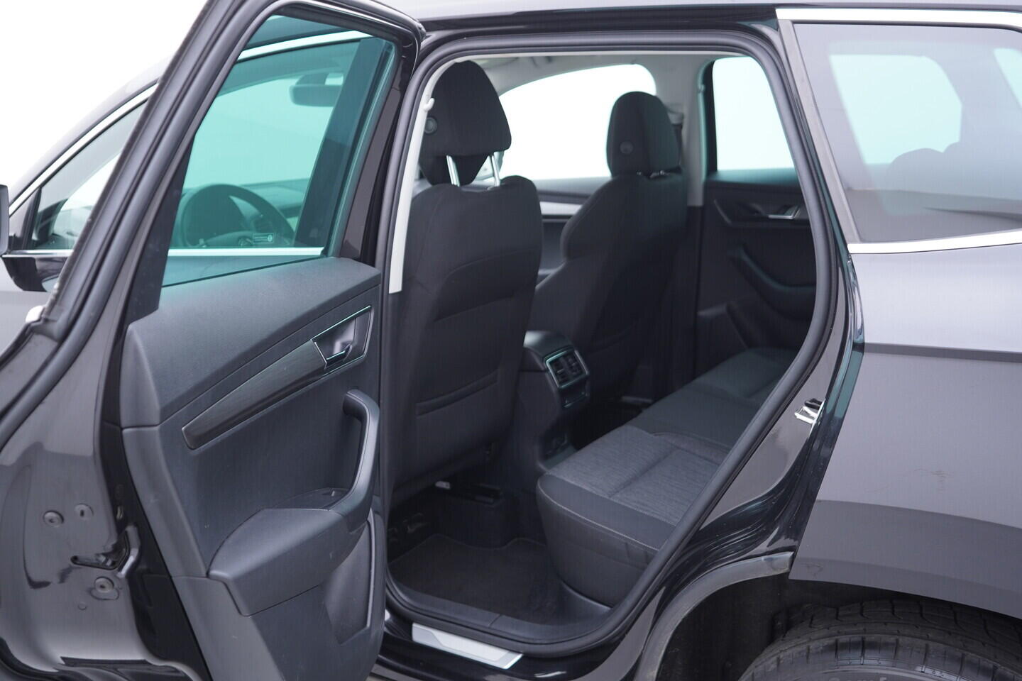 OV190V11096_34.webp_KAROQ Style 1.5 TSI 110 kW manuál