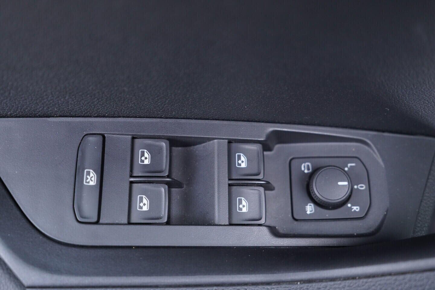 OV190V11097_20.webp_KAROQ Selection 1.5 TSI 110 kW automat, DPH