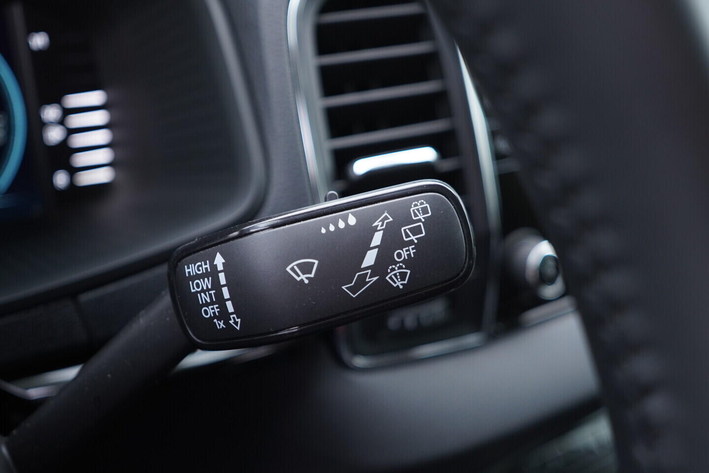 OV190V11097_26.webp_KAROQ Selection 1.5 TSI 110 kW automat, DPH