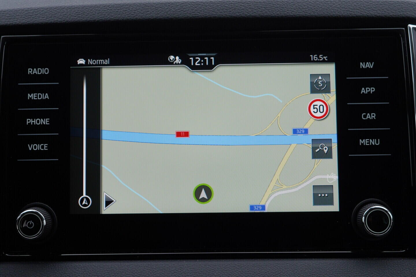 OV190V11097_33.webp_KAROQ Selection 1.5 TSI 110 kW automat, DPH