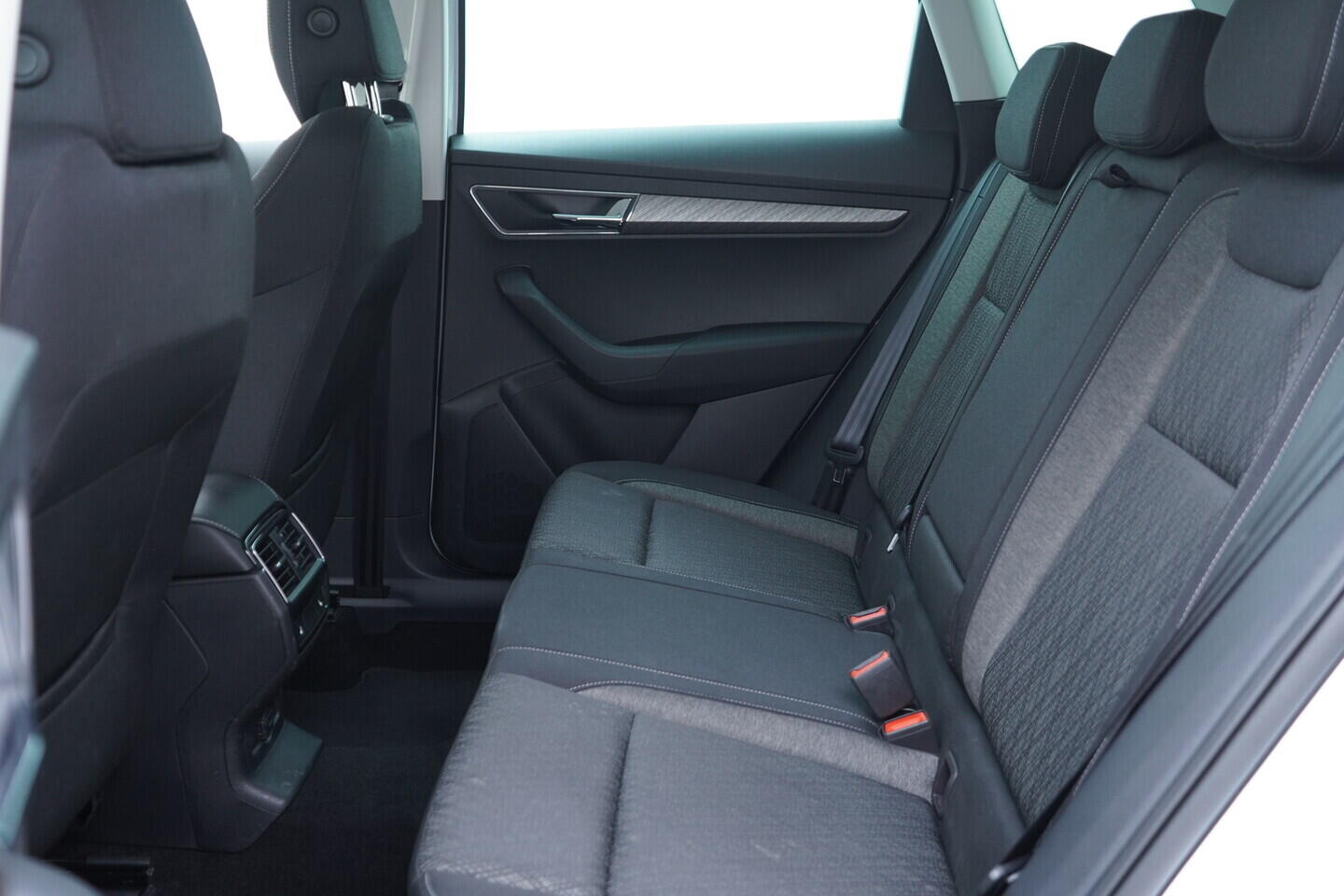 OV190V11097_38.webp_KAROQ Selection 1.5 TSI 110 kW automat, DPH