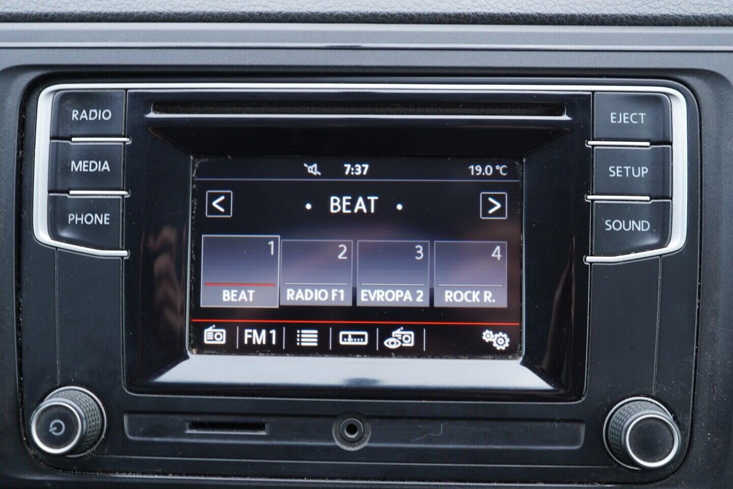 OV190V11101_27.webp_TRANSPORTER KOMBI  2.0 TDI 110 kW manuál, DPH