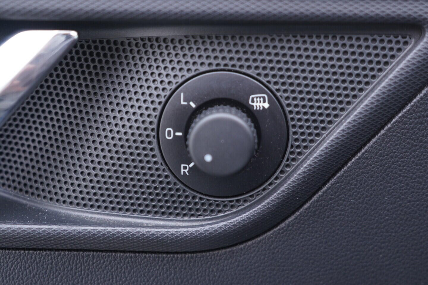 OV190V11105_21.webp_RAPID  1.6 TDI 77 kW manuál