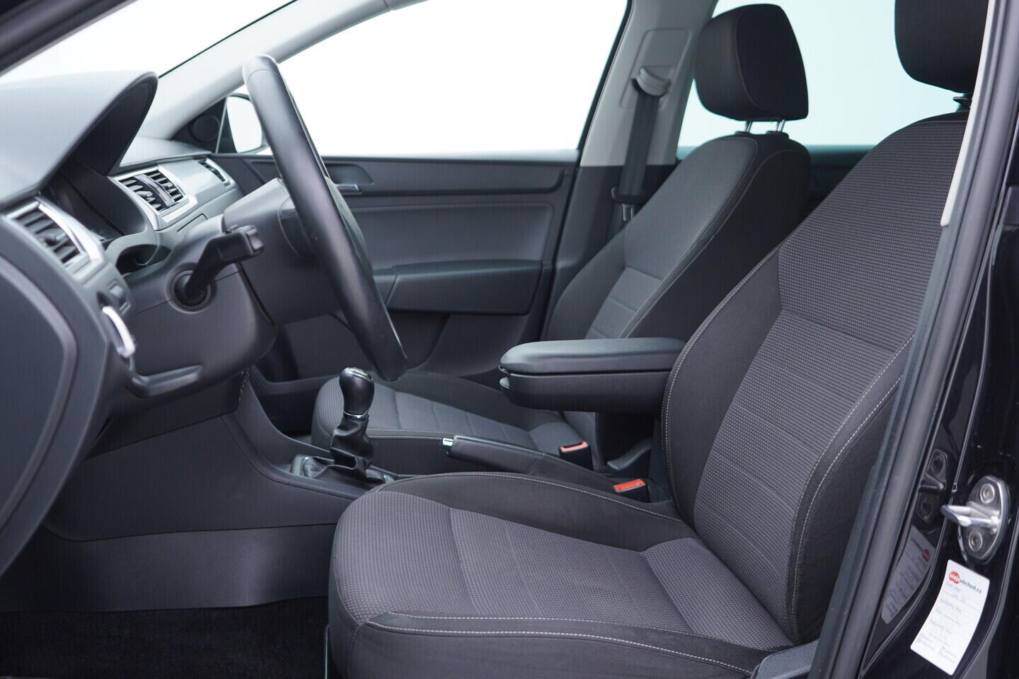 OV190V11105_23.webp_RAPID  1.6 TDI 77 kW manuál