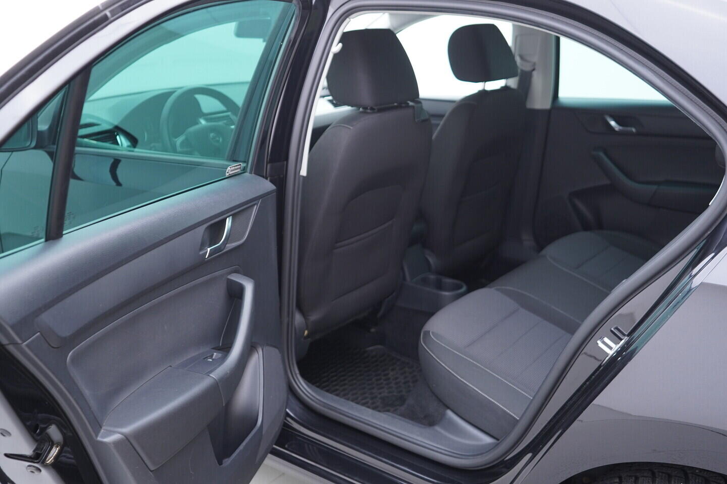 OV190V11105_31.webp_RAPID  1.6 TDI 77 kW manuál