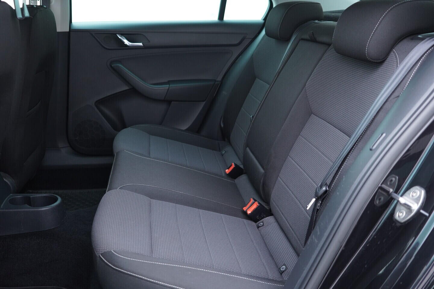 OV190V11105_32.webp_RAPID  1.6 TDI 77 kW manuál