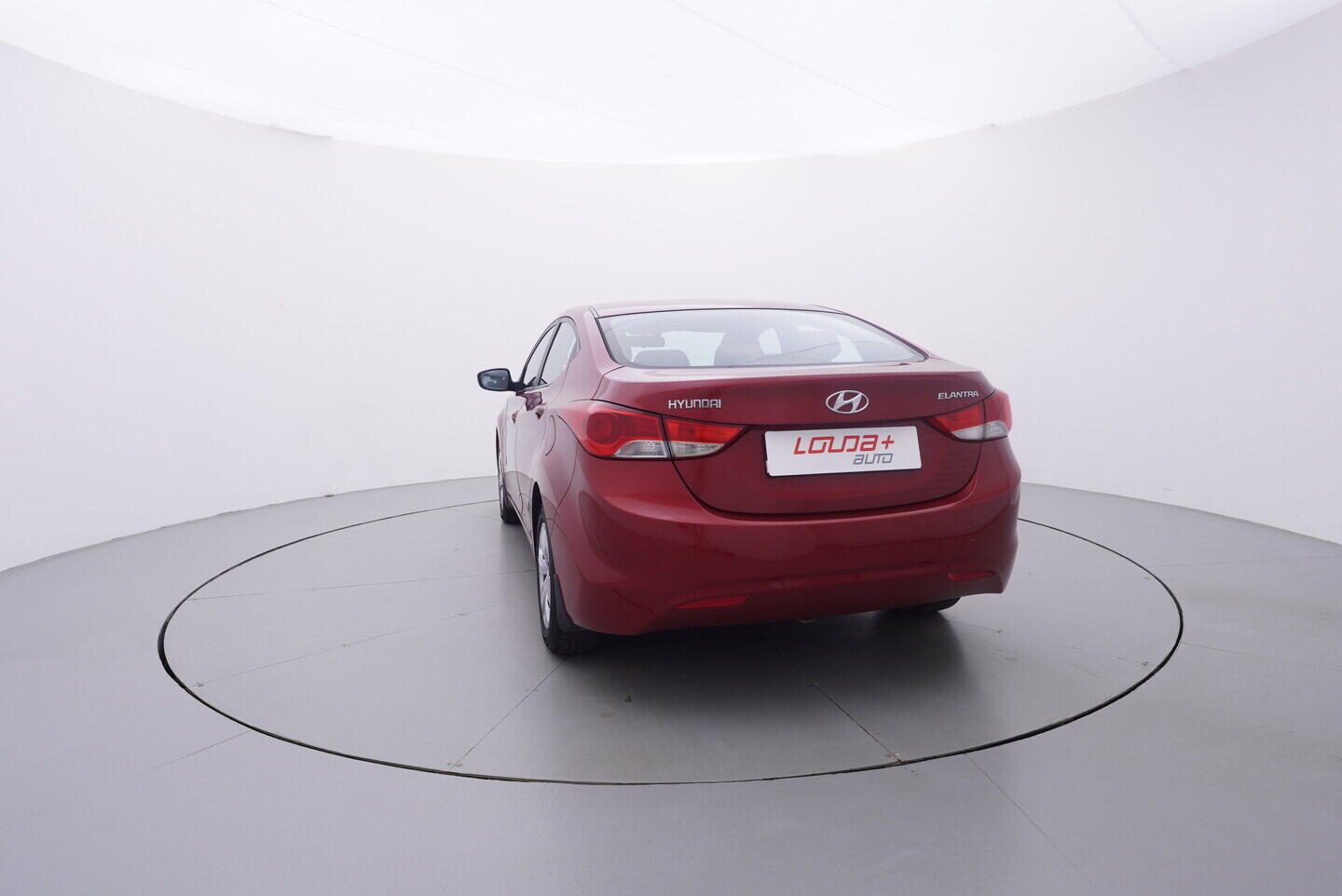 OV190V11106_13.webp_ELANTRA  1.6 T-GDI 97 kW manuál