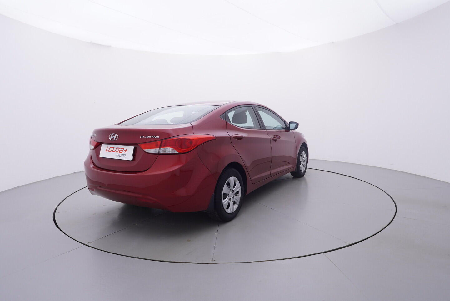 OV190V11106_14.webp_ELANTRA  1.6 T-GDI 97 kW manuál