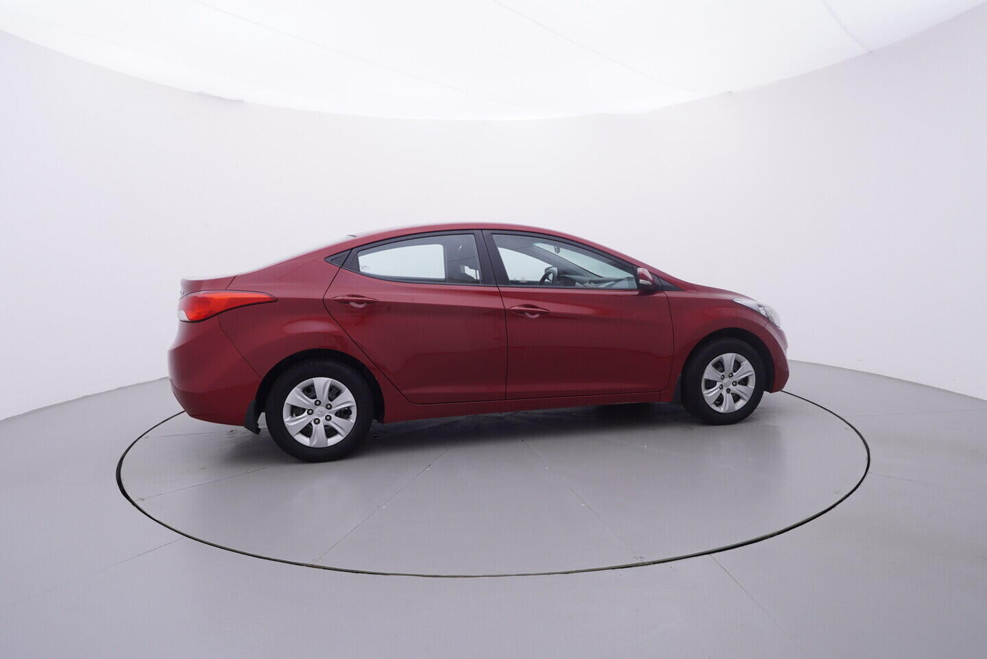 OV190V11106_15.webp_ELANTRA  1.6 T-GDI 97 kW manuál