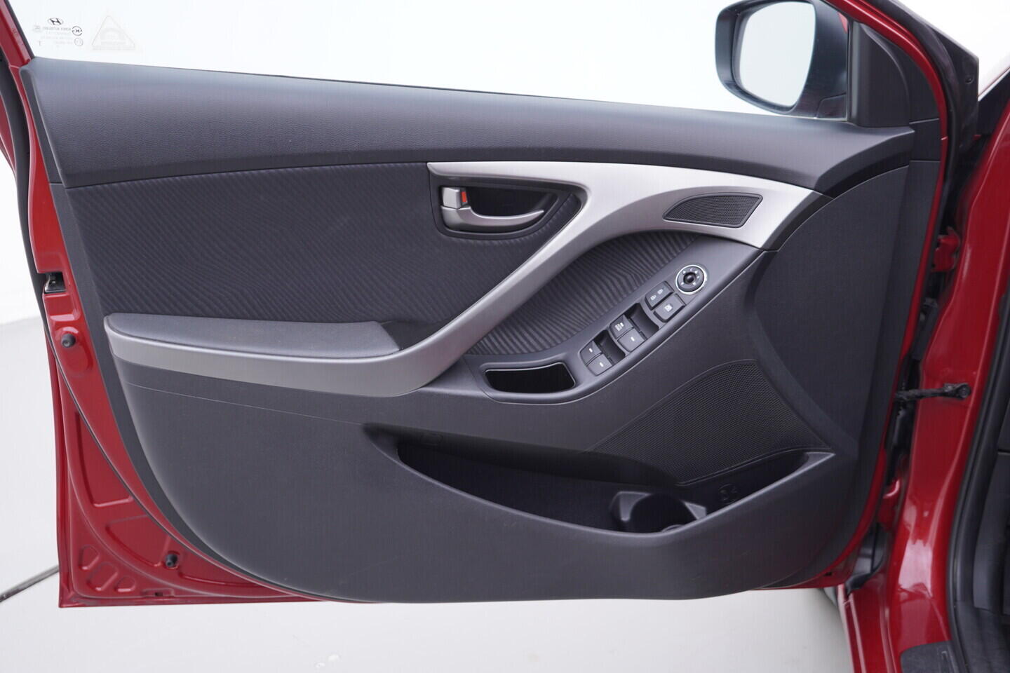 OV190V11106_19.webp_ELANTRA  1.6 T-GDI 97 kW manuál