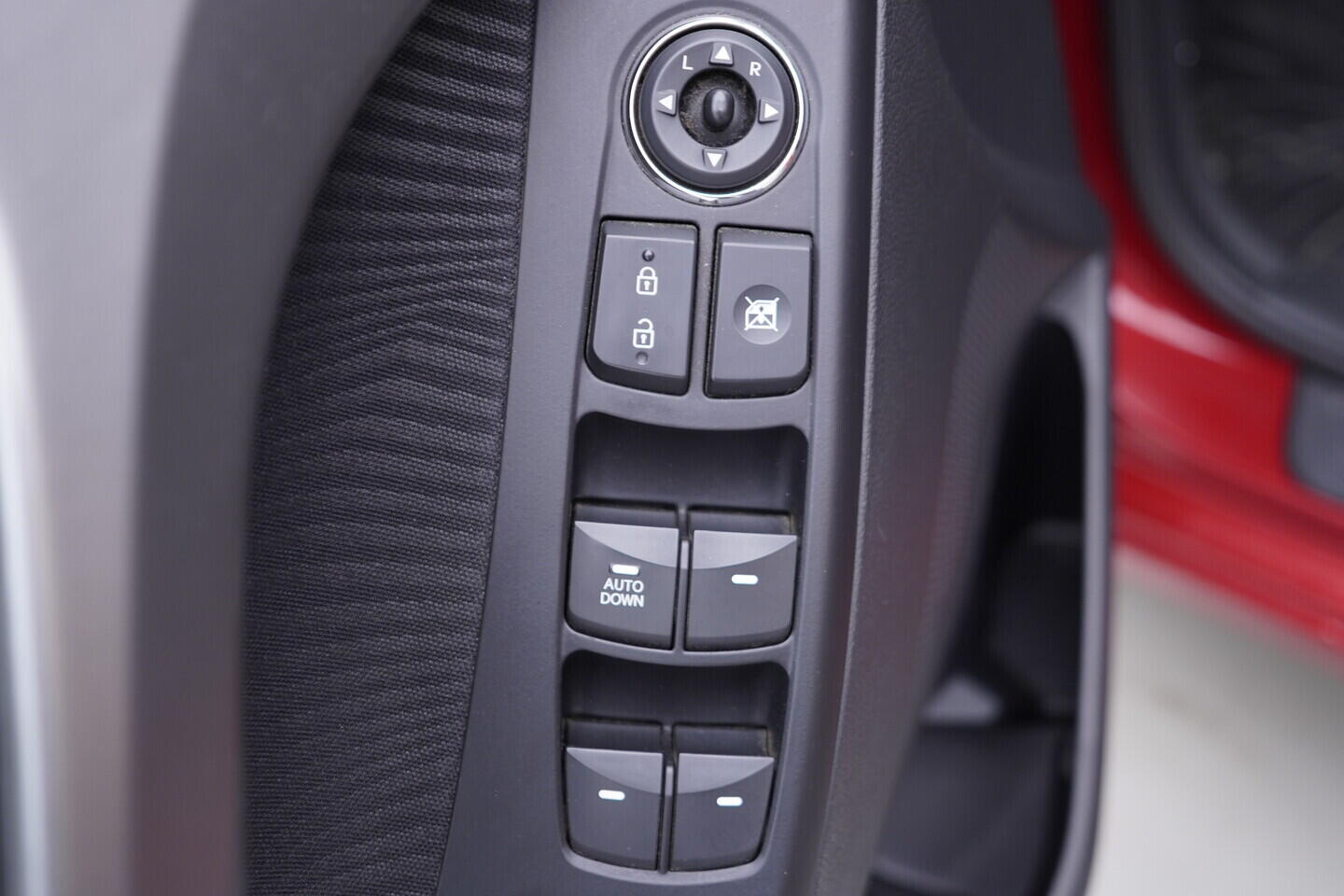 OV190V11106_20.webp_ELANTRA  1.6 T-GDI 97 kW manuál