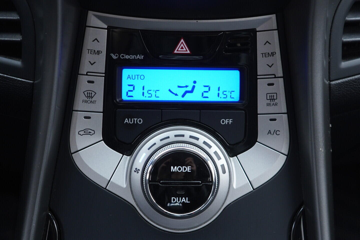 OV190V11106_28.webp_ELANTRA  1.6 T-GDI 97 kW manuál