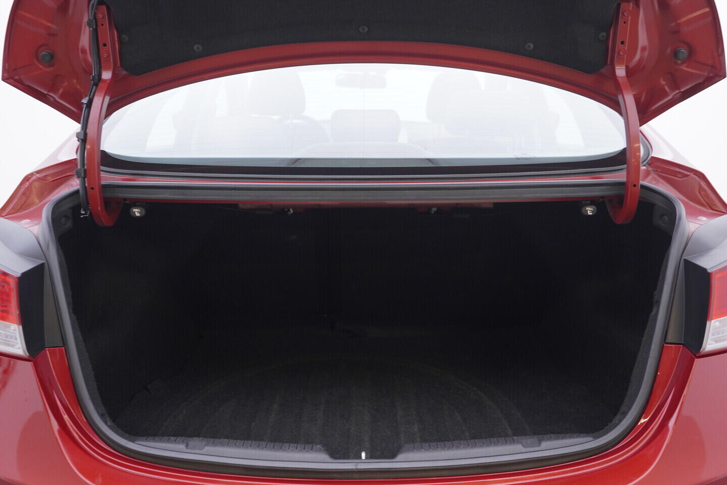 OV190V11106_32.webp_ELANTRA  1.6 T-GDI 97 kW manuál