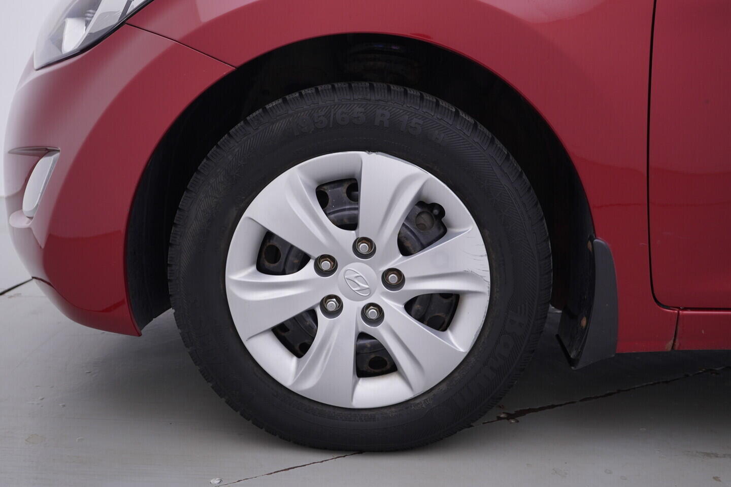 OV190V11106_35.webp_ELANTRA  1.6 T-GDI 97 kW manuál