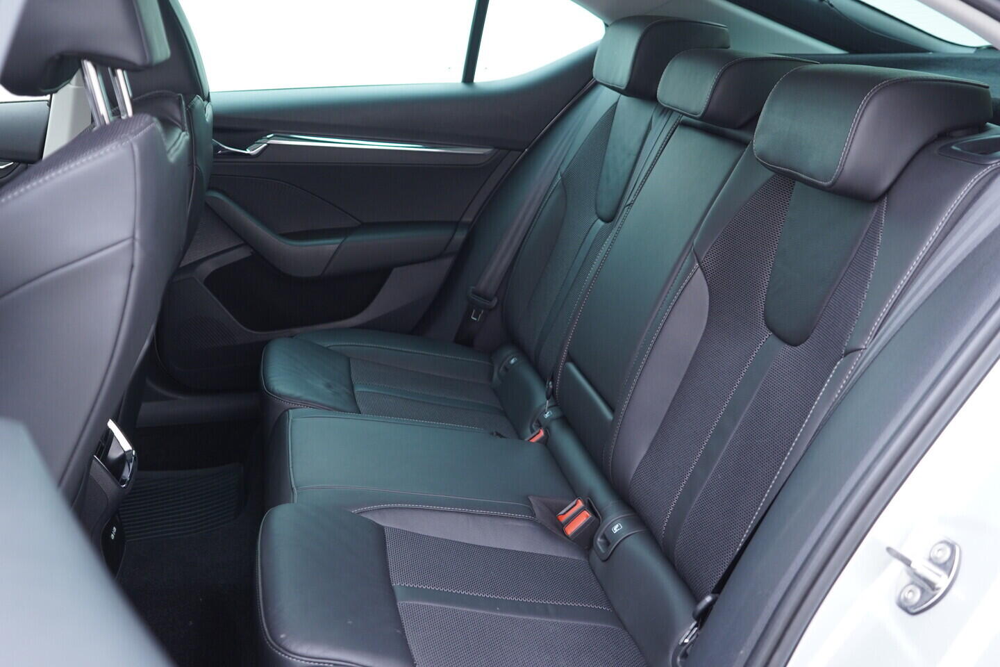 OV190V11110_44.webp_OCTAVIA  1.5 TSI 110 kW automat