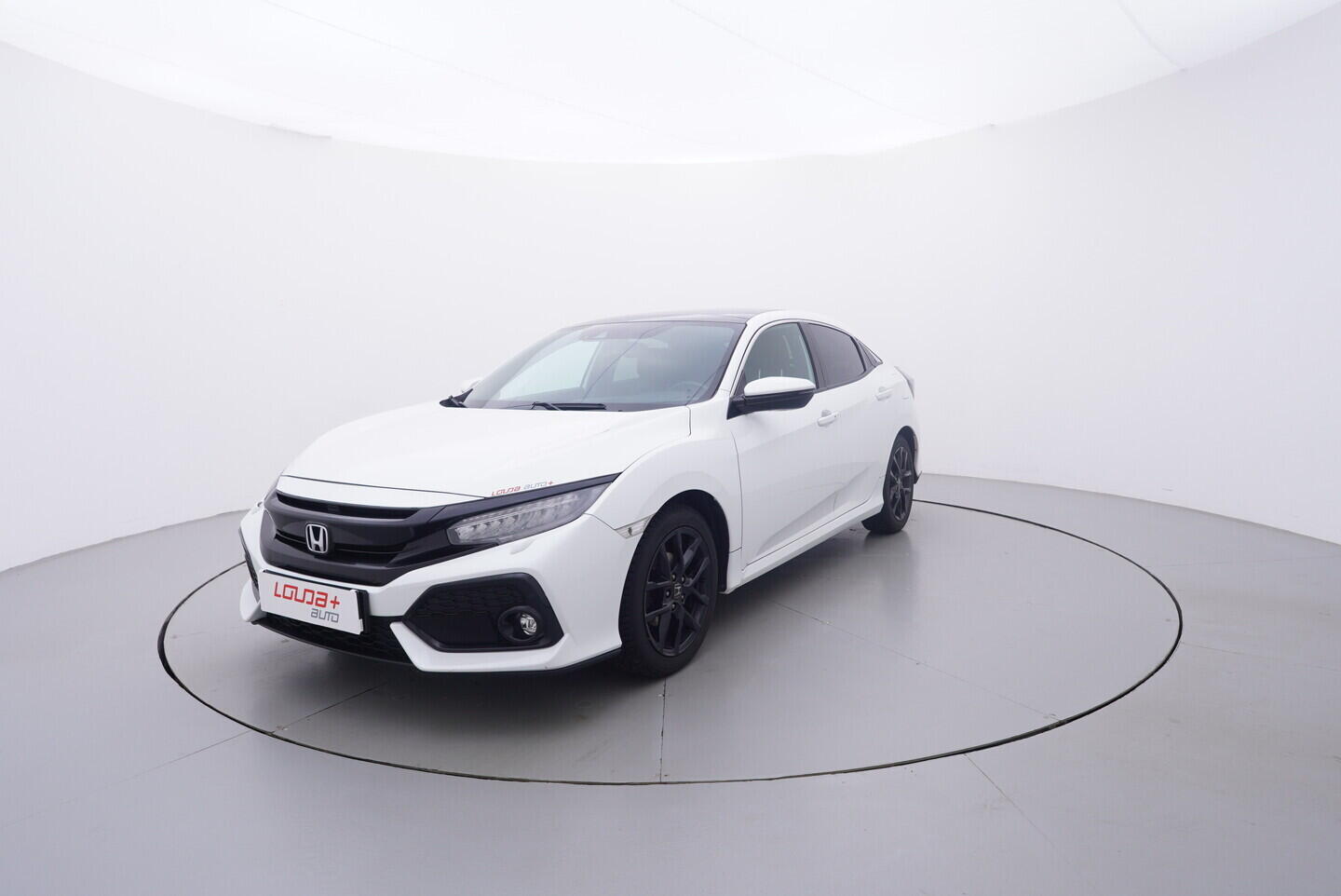 OV190V11112_10.webp_CIVIC Executive 1.0 VTEC 95 kW manuál