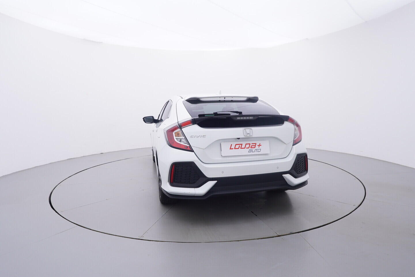 OV190V11112_13.webp_CIVIC Executive 1.0 VTEC 95 kW manuál