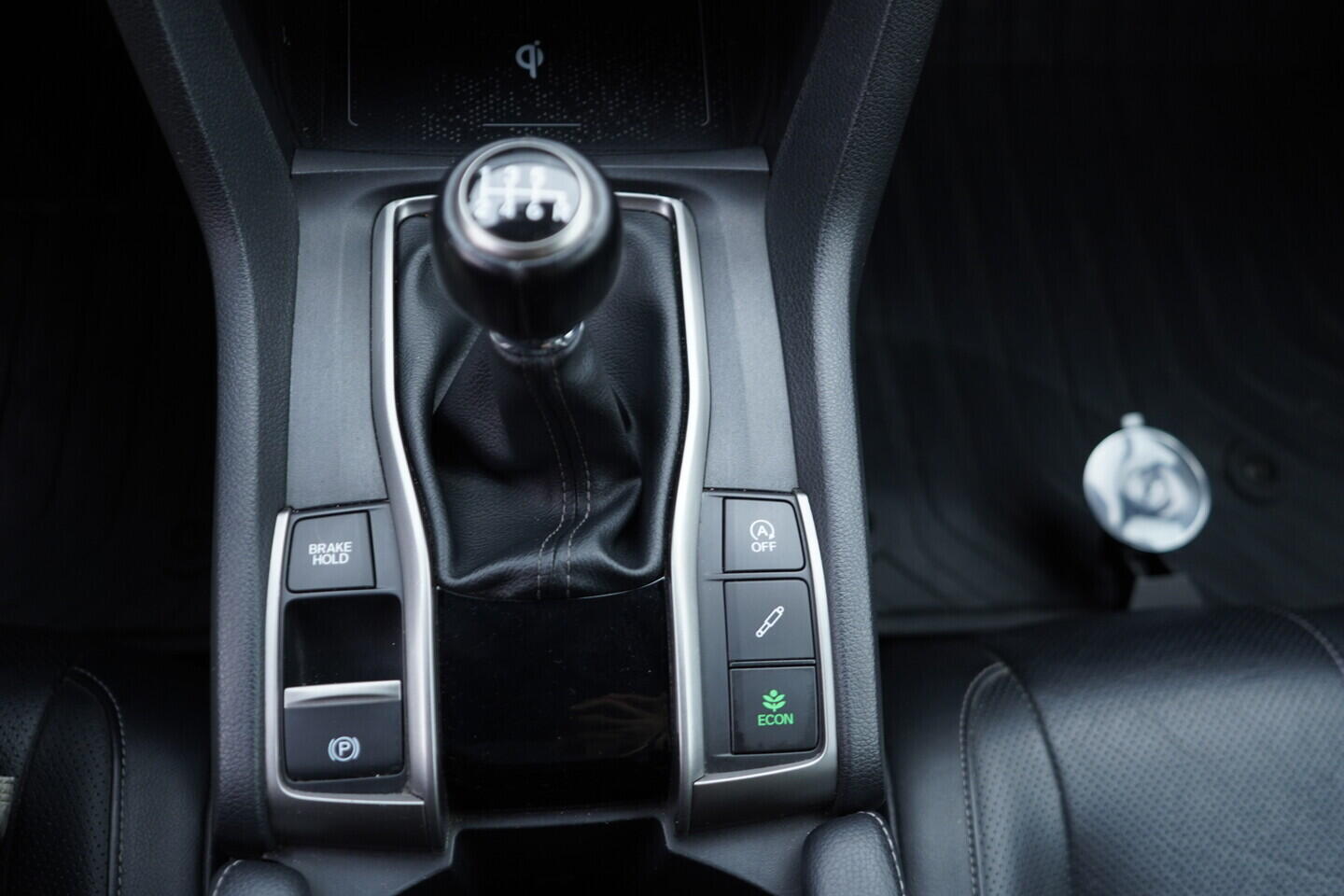 OV190V11112_40.webp_CIVIC Executive 1.0 VTEC 95 kW manuál