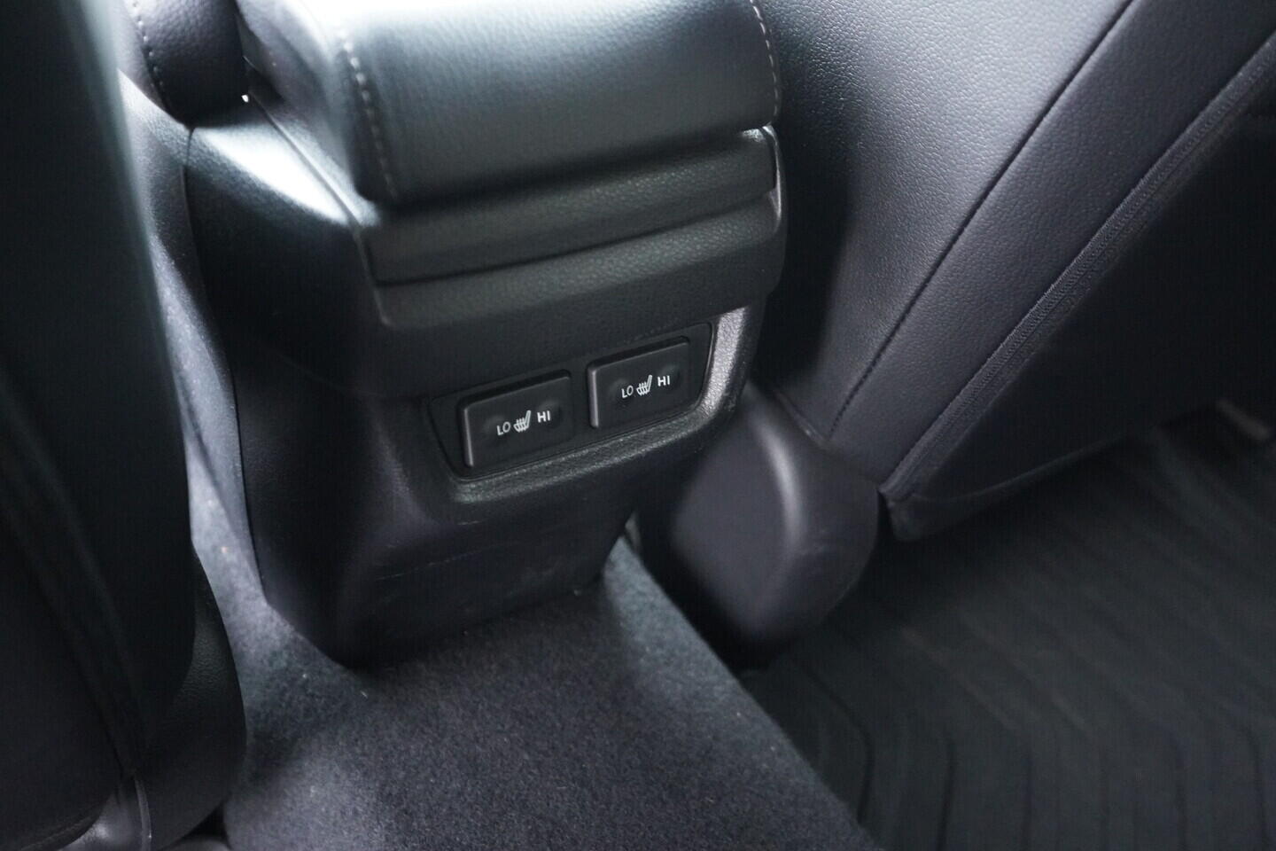 OV190V11112_43.webp_CIVIC Executive 1.0 VTEC 95 kW manuál