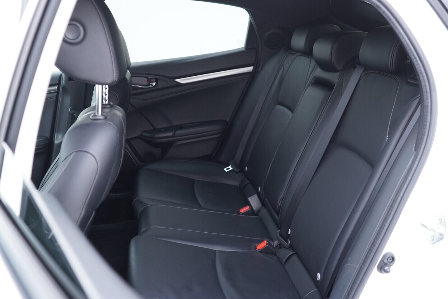 OV190V11112_44.webp_CIVIC Executive 1.0 VTEC 95 kW manuál