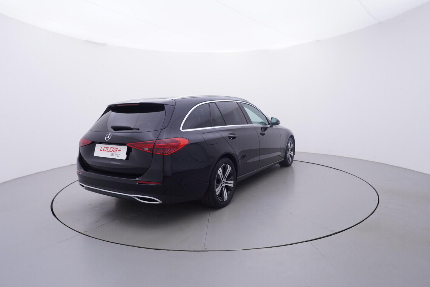 OV190V11116_14.webp_TŘÍDY C C200  . 120 kW automat, DPH