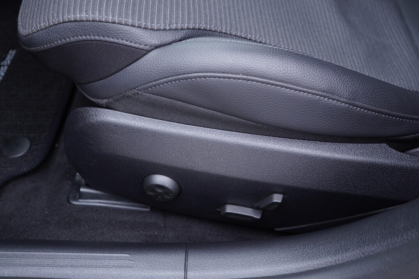 OV190V11116_22.webp_TŘÍDY C C200  . 120 kW automat, DPH