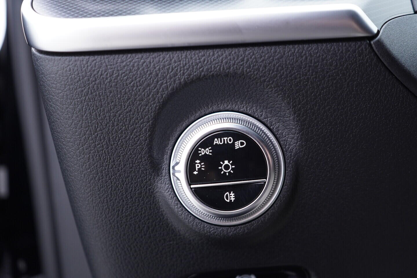 OV190V11116_27.webp_TŘÍDY C C200  . 120 kW automat, DPH