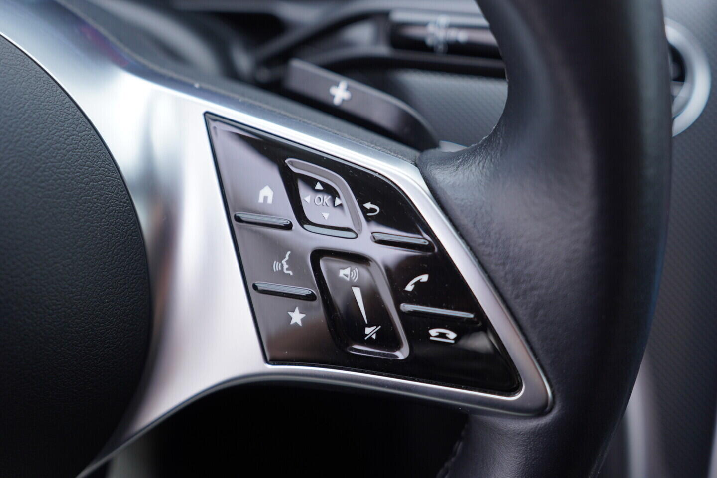 OV190V11116_30.webp_TŘÍDY C C200  . 120 kW automat, DPH