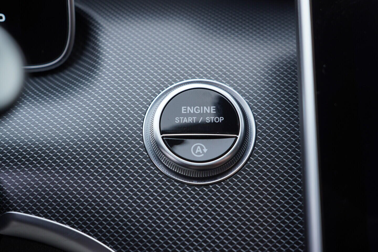 OV190V11116_31.webp_TŘÍDY C C200  . 120 kW automat, DPH