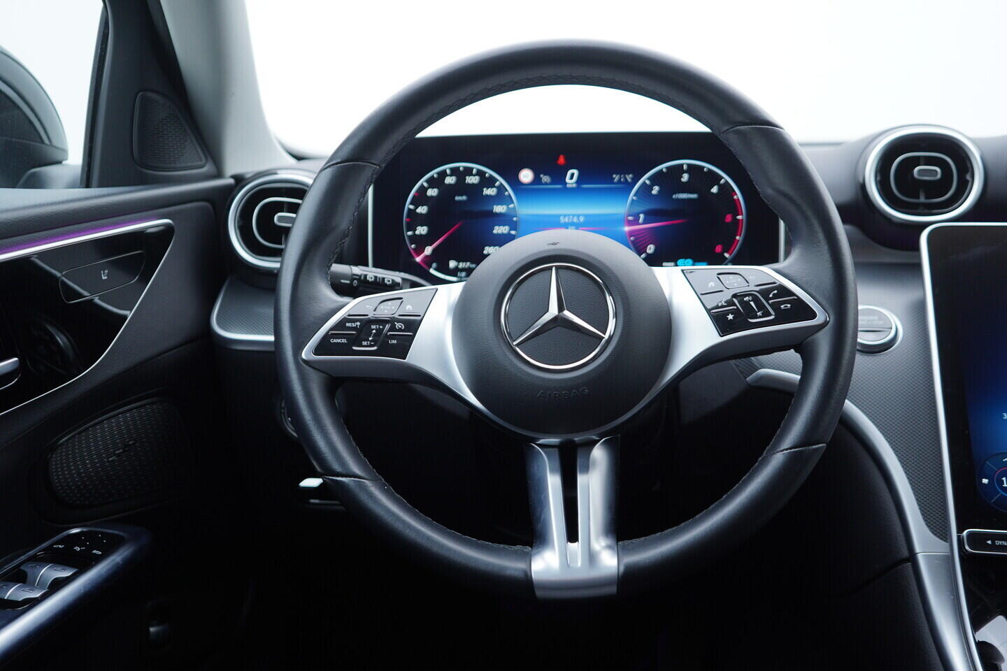 OV190V11116_33.webp_TŘÍDY C C200  . 120 kW automat, DPH