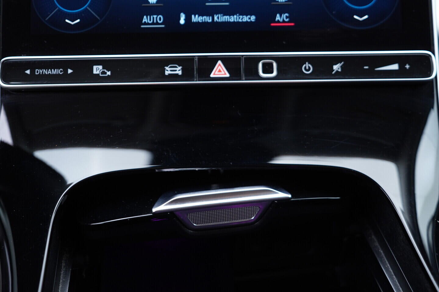 OV190V11116_42.webp_TŘÍDY C C200  . 120 kW automat, DPH