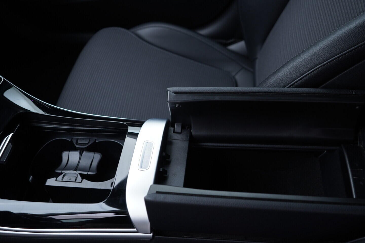 OV190V11116_43.webp_TŘÍDY C C200  . 120 kW automat, DPH