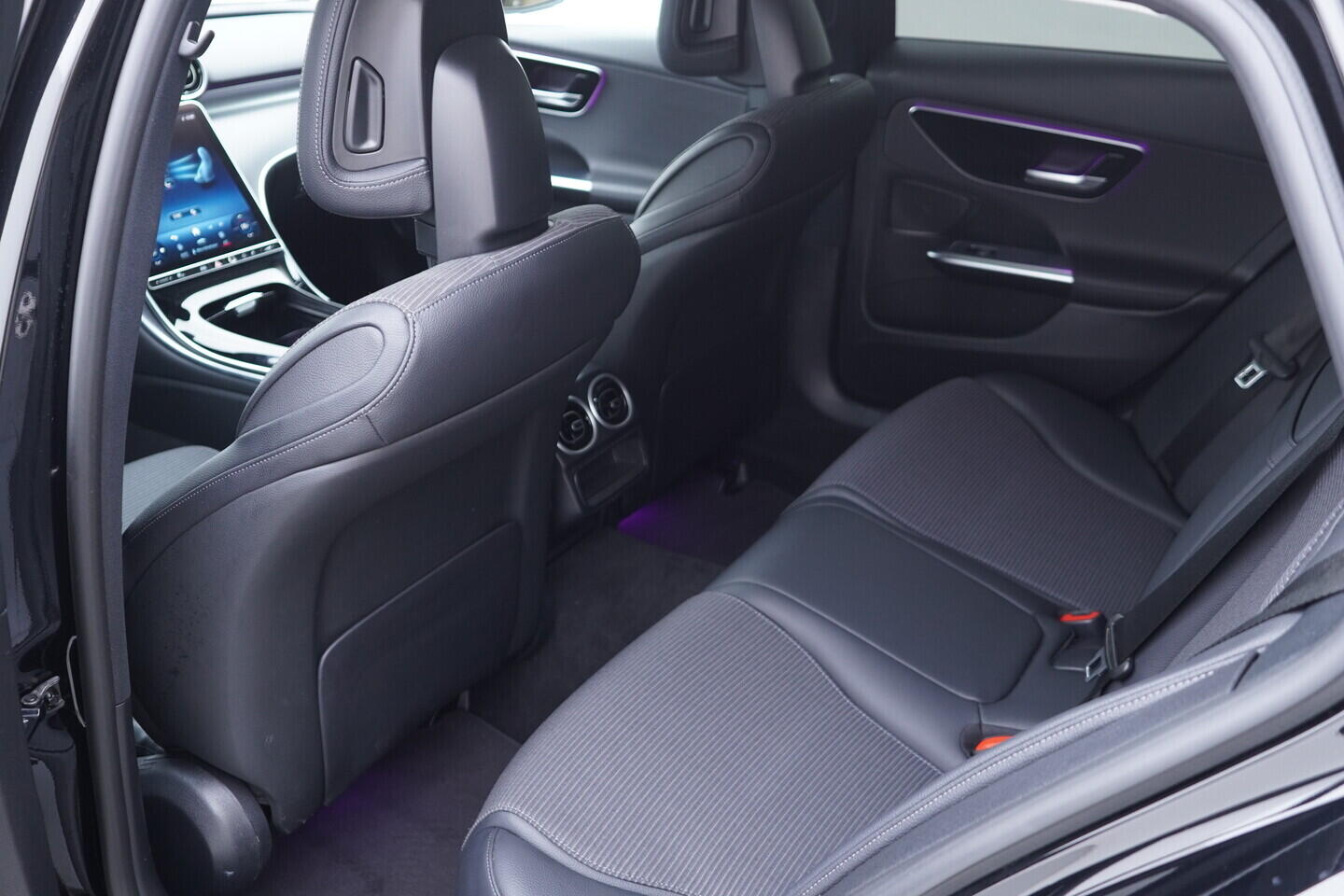 OV190V11116_44.webp_TŘÍDY C C200  . 120 kW automat, DPH