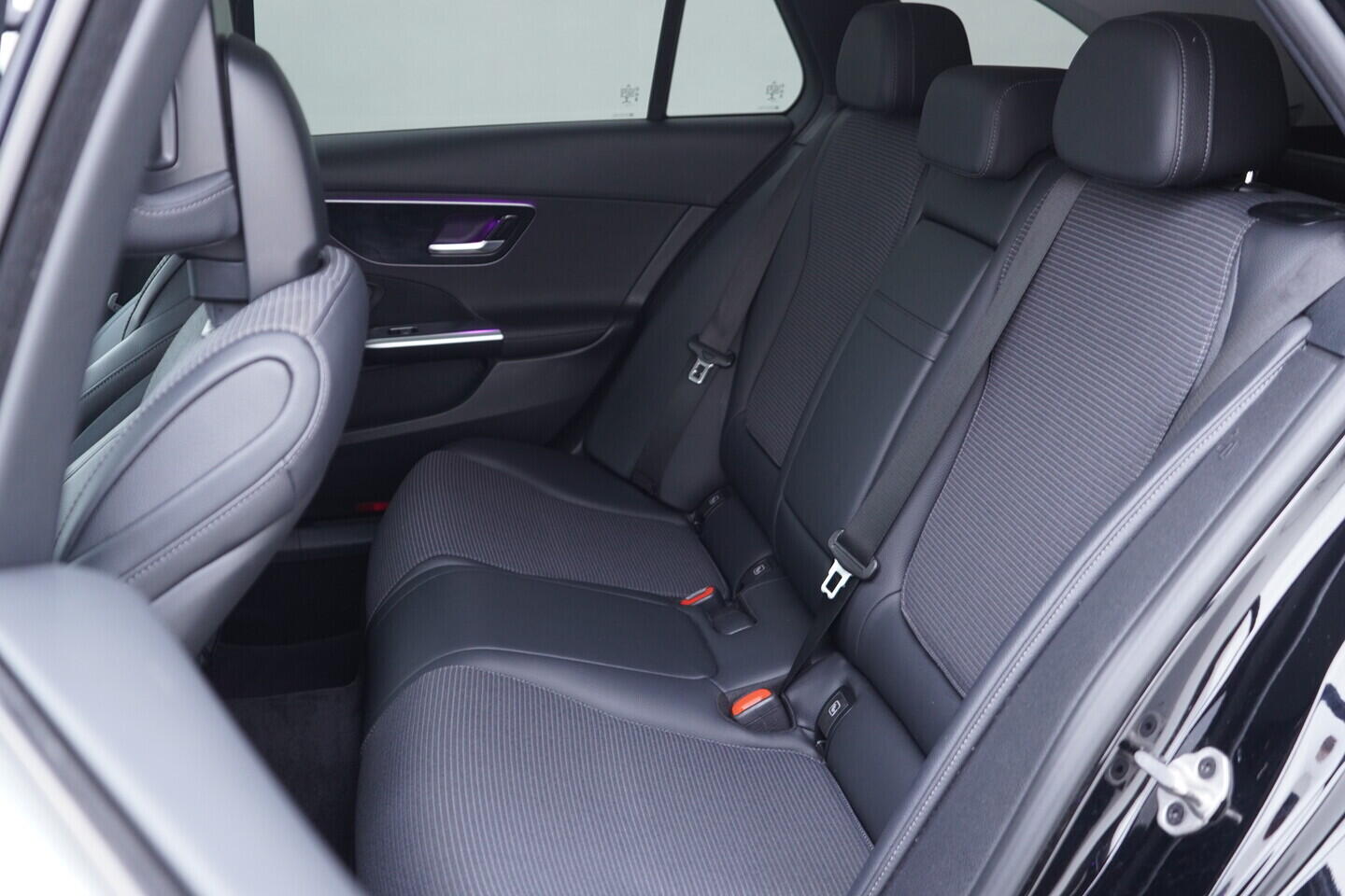 OV190V11116_47.webp_TŘÍDY C C200  . 120 kW automat, DPH