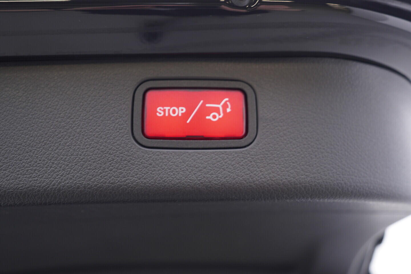 OV190V11116_49.webp_TŘÍDY C C200  . 120 kW automat, DPH