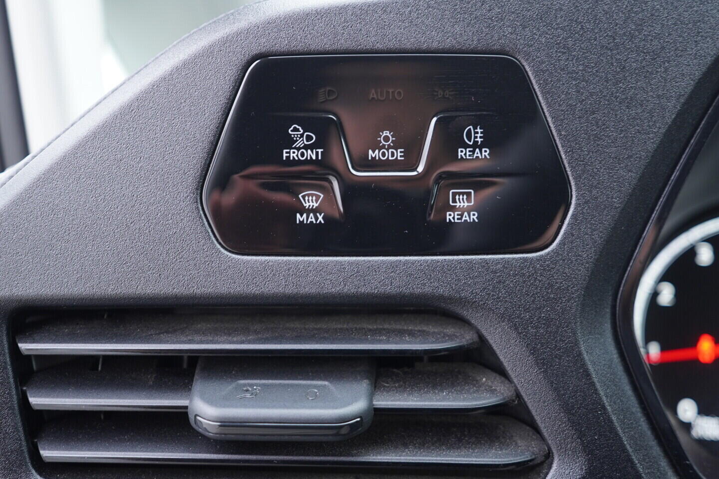 OV190V11117_30.webp_CADDY  1.5 TSI 84 kW manuál, DPH