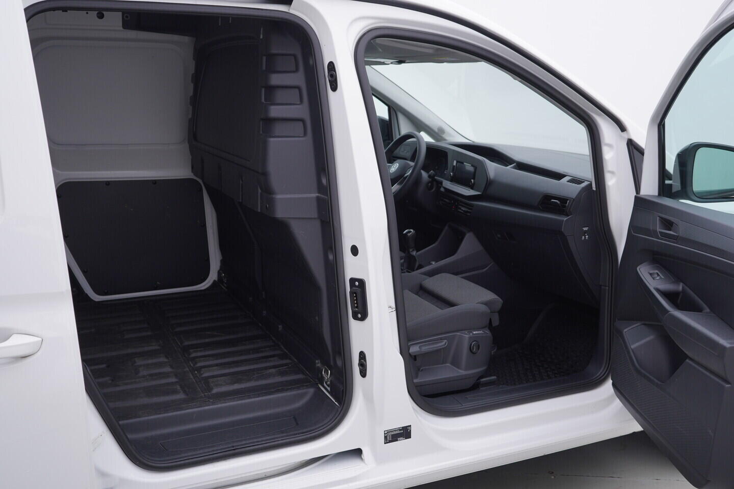 OV190V11117_41.webp_CADDY  1.5 TSI 84 kW manuál, DPH