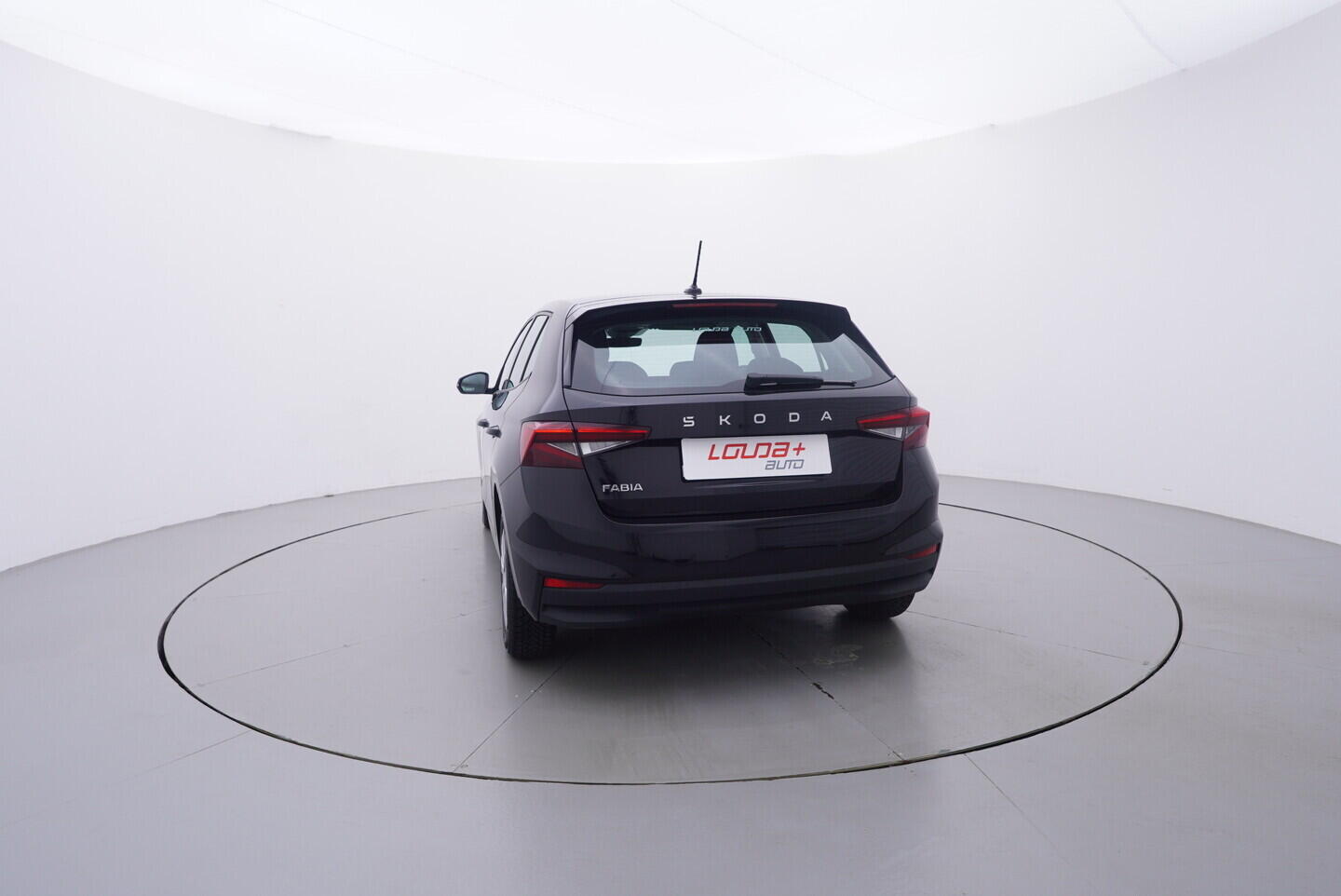 OV190V11118_13.webp_FABIA Selection 1.0 TSI 70 kW manuál, DPH