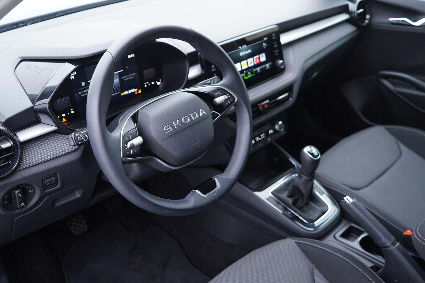 OV190V11118_21.webp_FABIA Selection 1.0 TSI 70 kW manuál, DPH