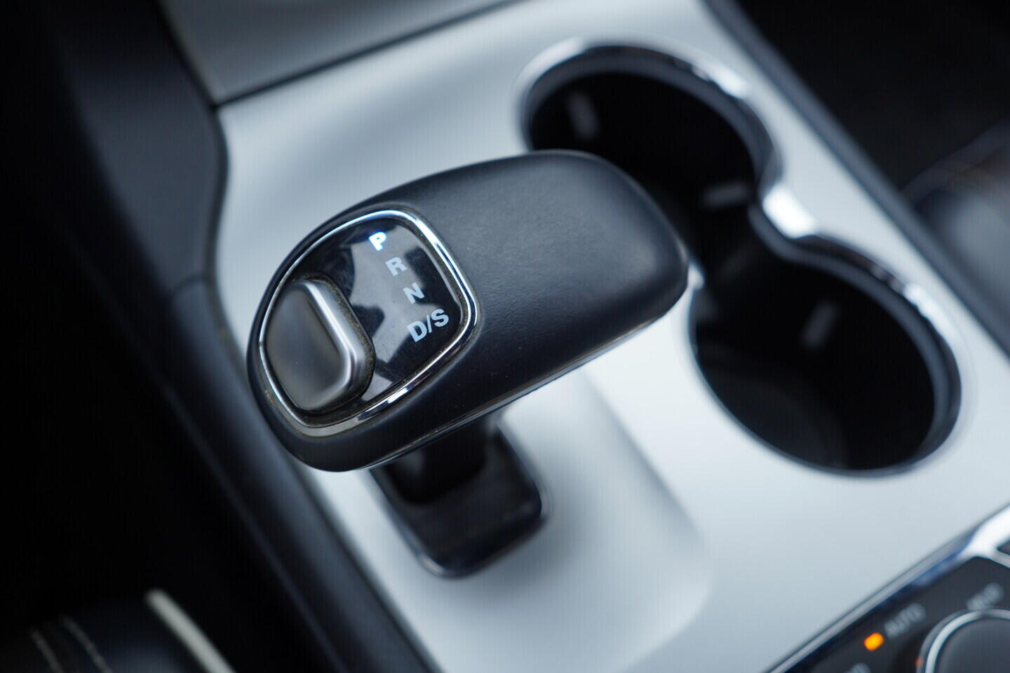 OV190V11119_38.webp_GRAND CHEROKEE  3.0 CRDi 184 kW automat, DPH