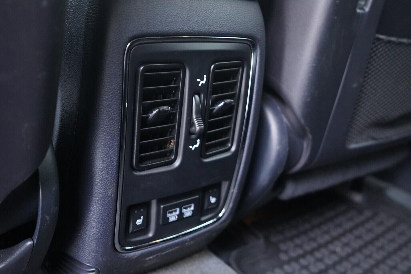 OV190V11119_42.webp_GRAND CHEROKEE  3.0 CRDi 184 kW automat, DPH