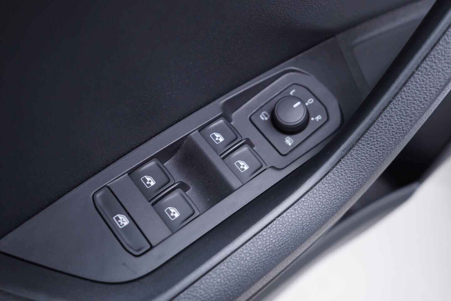 OV190V11122_20.webp_KAROQ Selection 1.5 TSI 110 kW automat, DPH