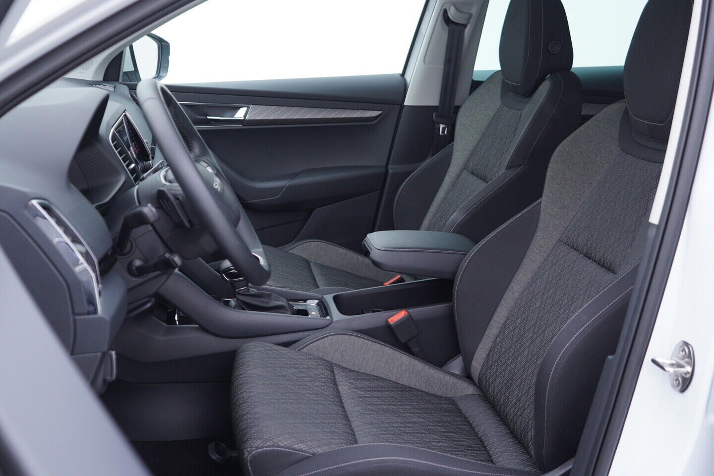 OV190V11122_22.webp_KAROQ Selection 1.5 TSI 110 kW automat, DPH