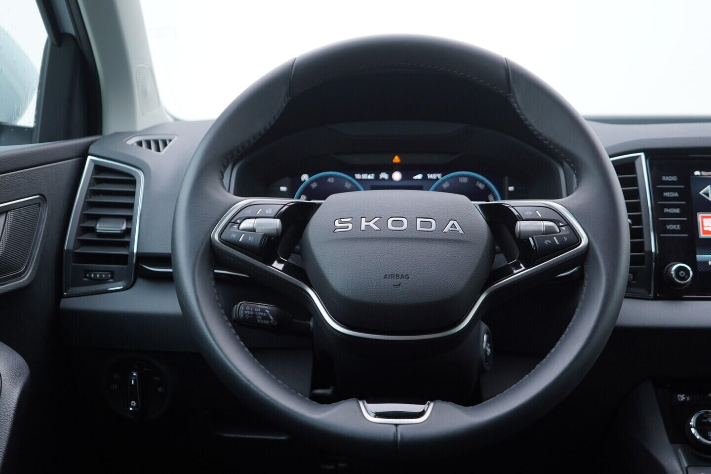 OV190V11122_28.webp_KAROQ Selection 1.5 TSI 110 kW automat, DPH